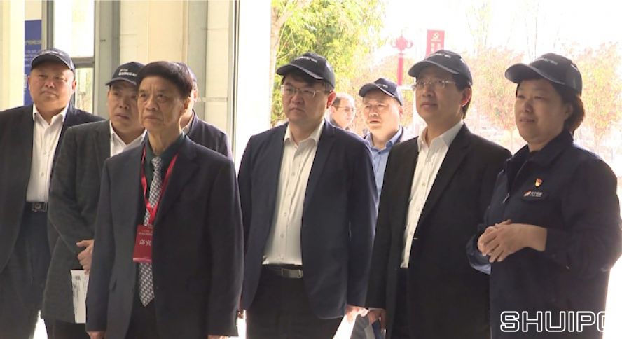 武漢理工大學(xué)黨委書記信思金，武漢理工大學(xué)原校長、俄羅斯國家工程院外籍院士周祖德，山東理工大學(xué)原校長、俄羅斯自然科學(xué)院外籍院士張鐵柱